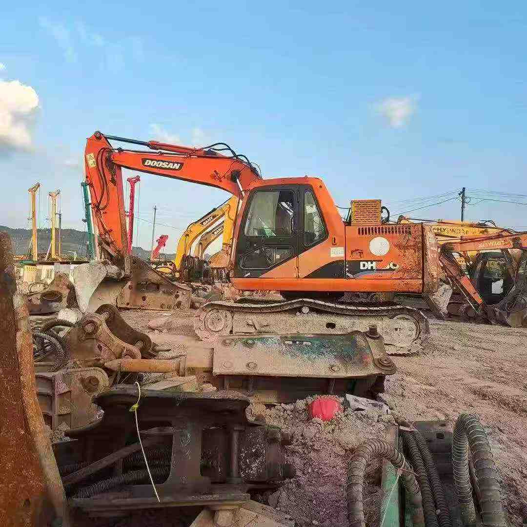 Buy Doosan DH150-7 Used Excavator / 4
