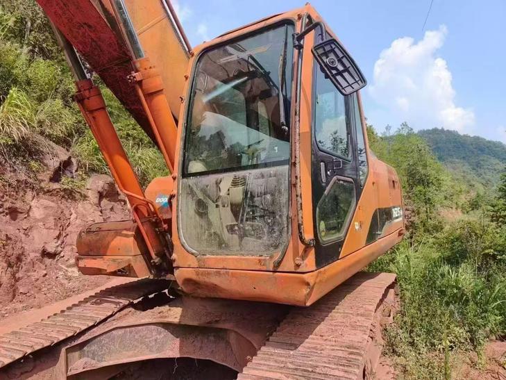 Buy Doosan DH215-9 Used Excavator / 1