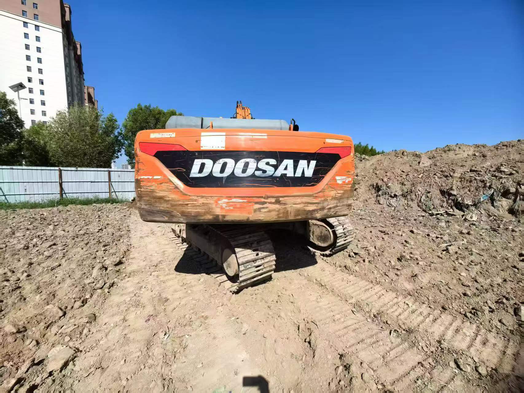 Buy Doosan DH215-7 Used Excavator / 5