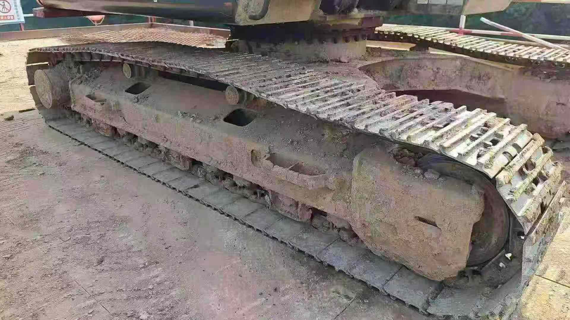 Buy Hitachi ZX250LC-5A Used Excavator / 4