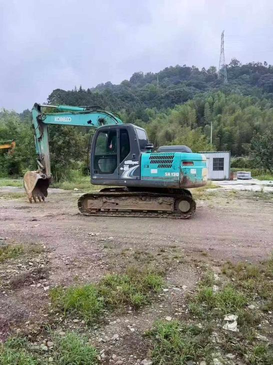 Buy Kobelco SK130 Used Excavator / 1