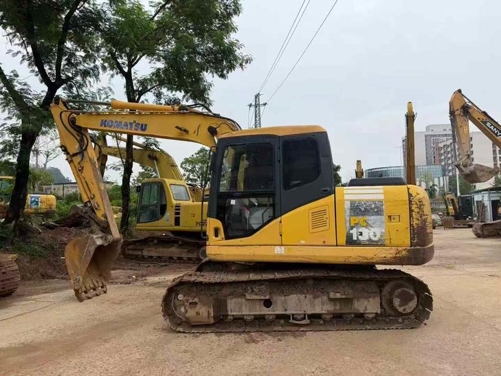 Buy Komatsu PC130-7 Used Excavator / 1