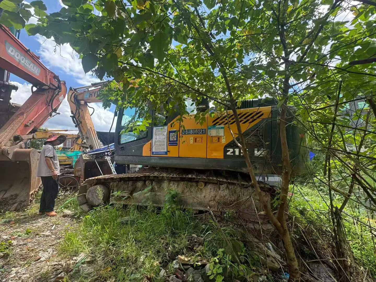 Buy Hyundai R215-7 Used Excavator / 4