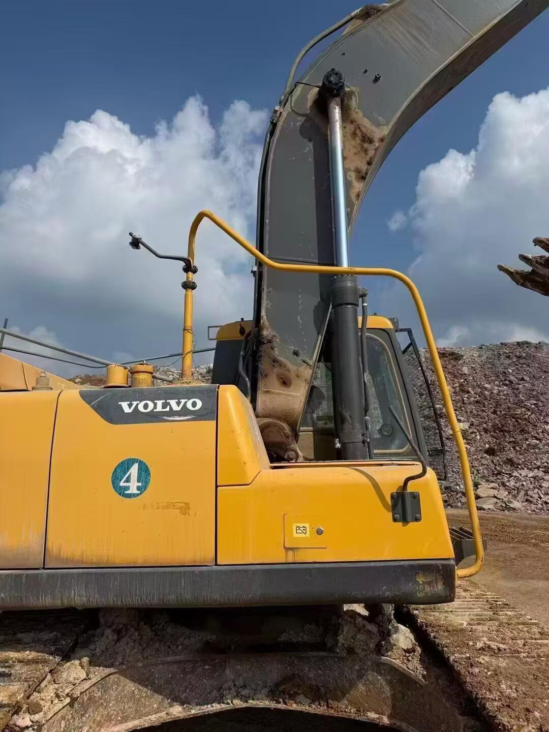 Buy Volvo Used Excavator / 2
