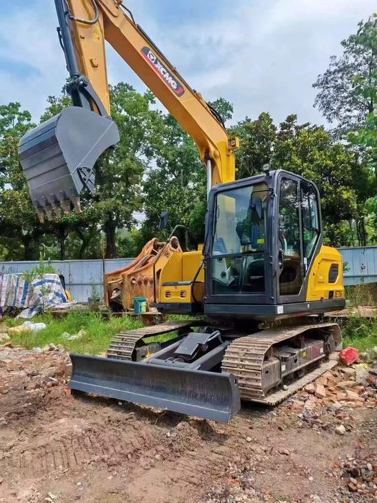 Buy XCMG XE75G Used Excavator / 1
