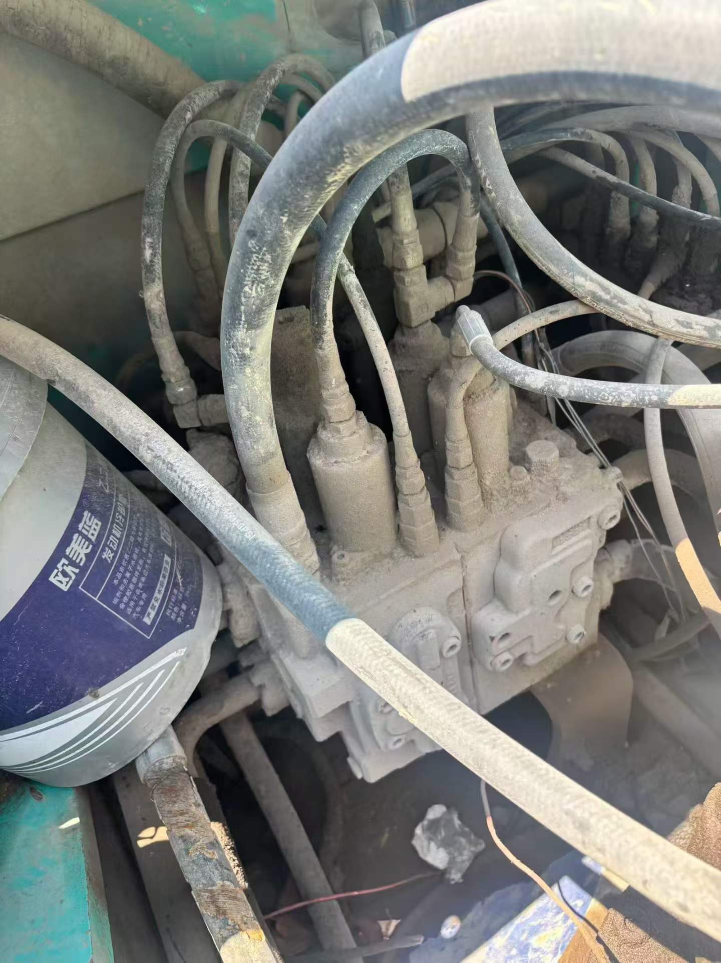 Buy Kobelco SK200 Used Excavator / 6