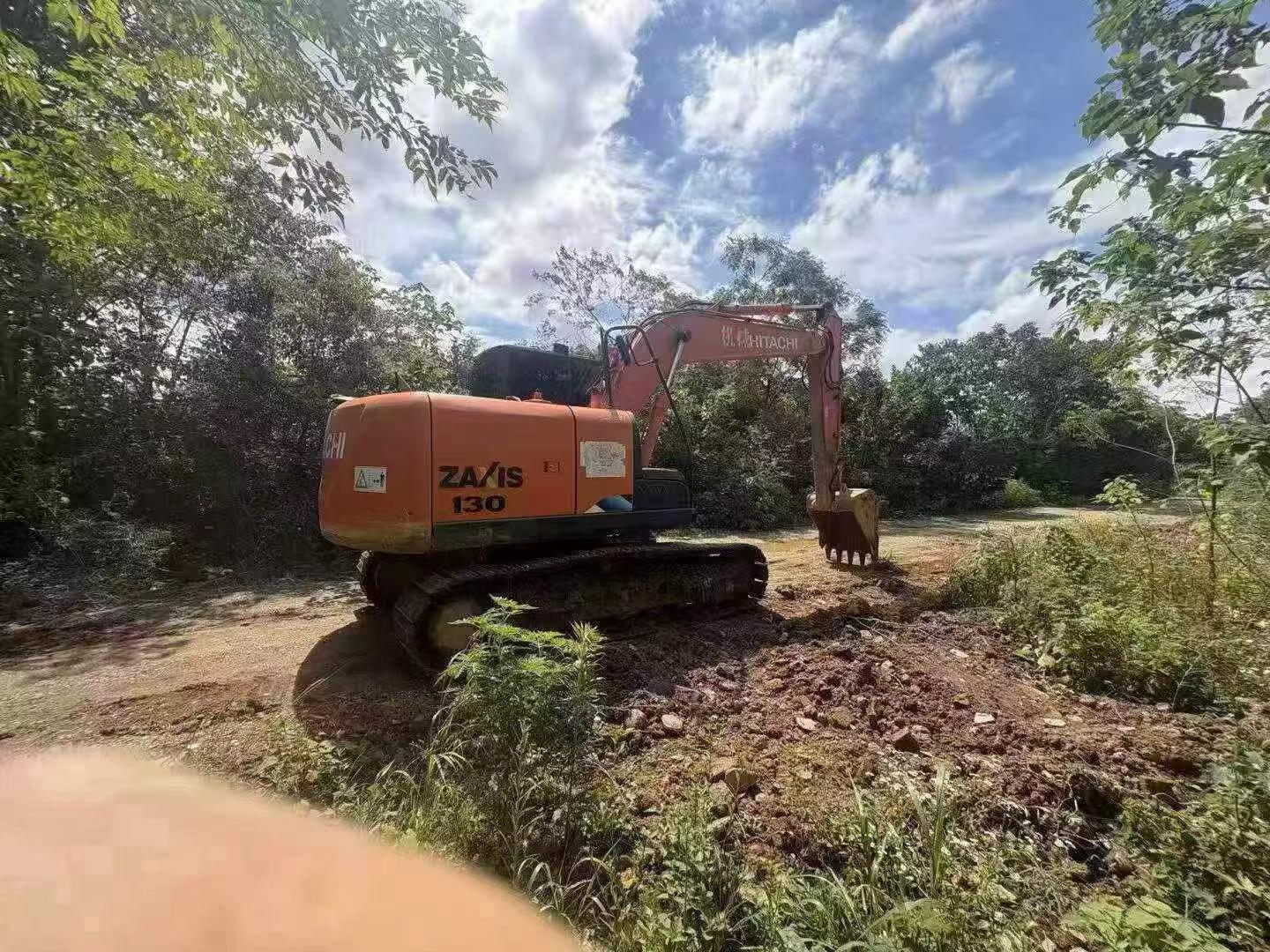 Buy Hitachi ZX130-5A Used Excavator / 3 Buy Hitachi ZX130-5A Used Excavator / 3