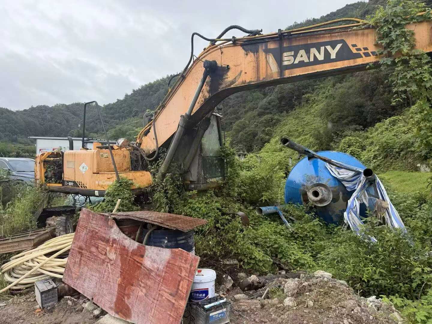 Buy Sany SY215C Used Excavator / 2