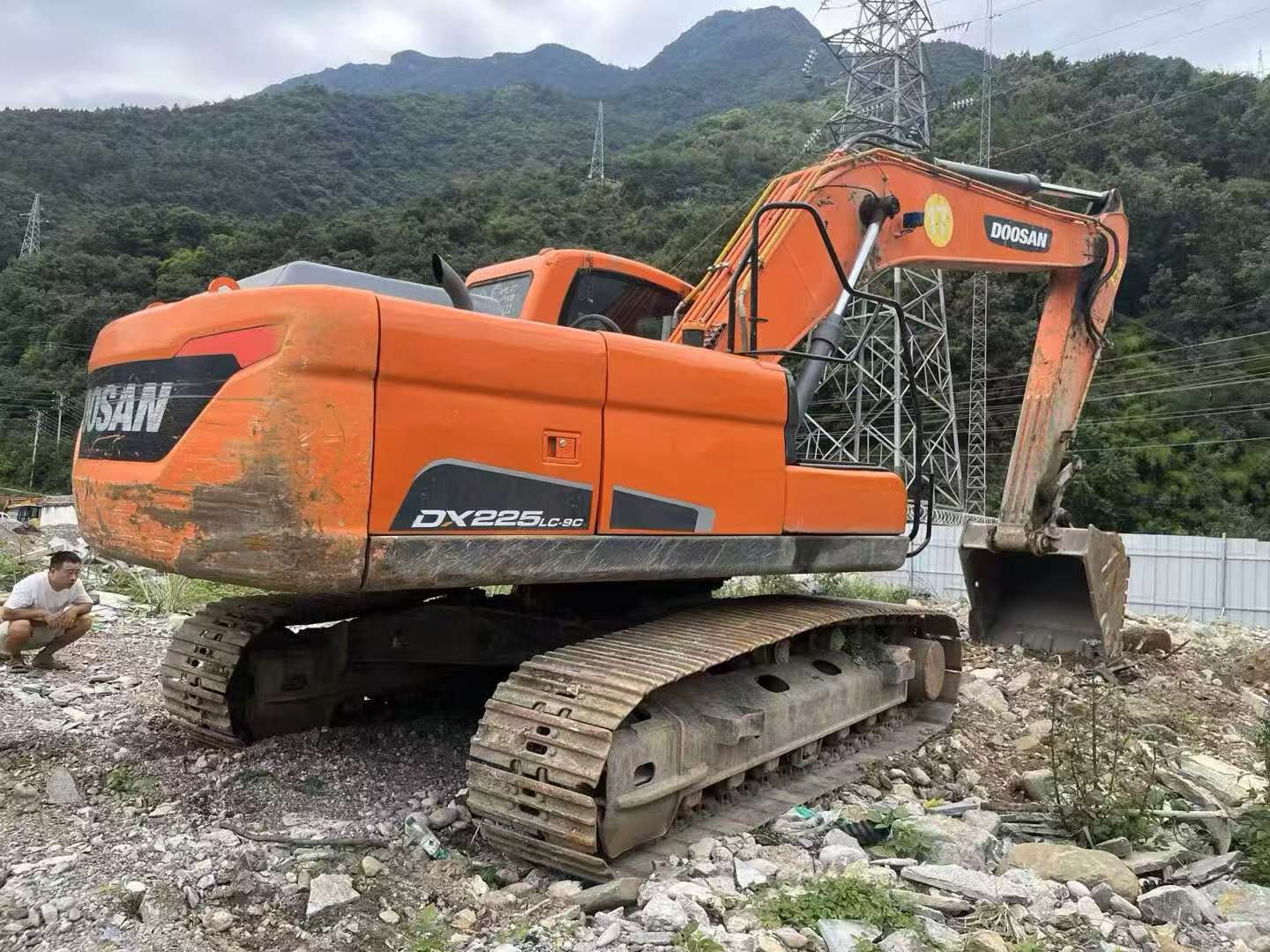Buy Doosan DX215-9C Used Excavator / 2