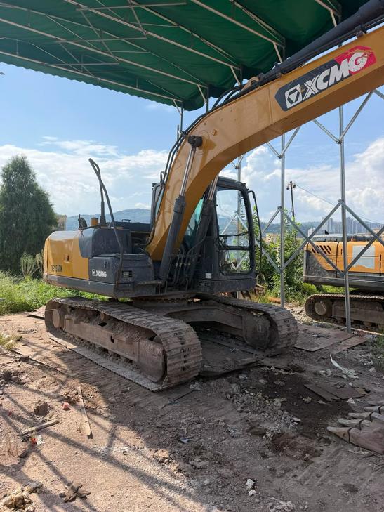 Buy XCMG XE135B Used Excavator / 1