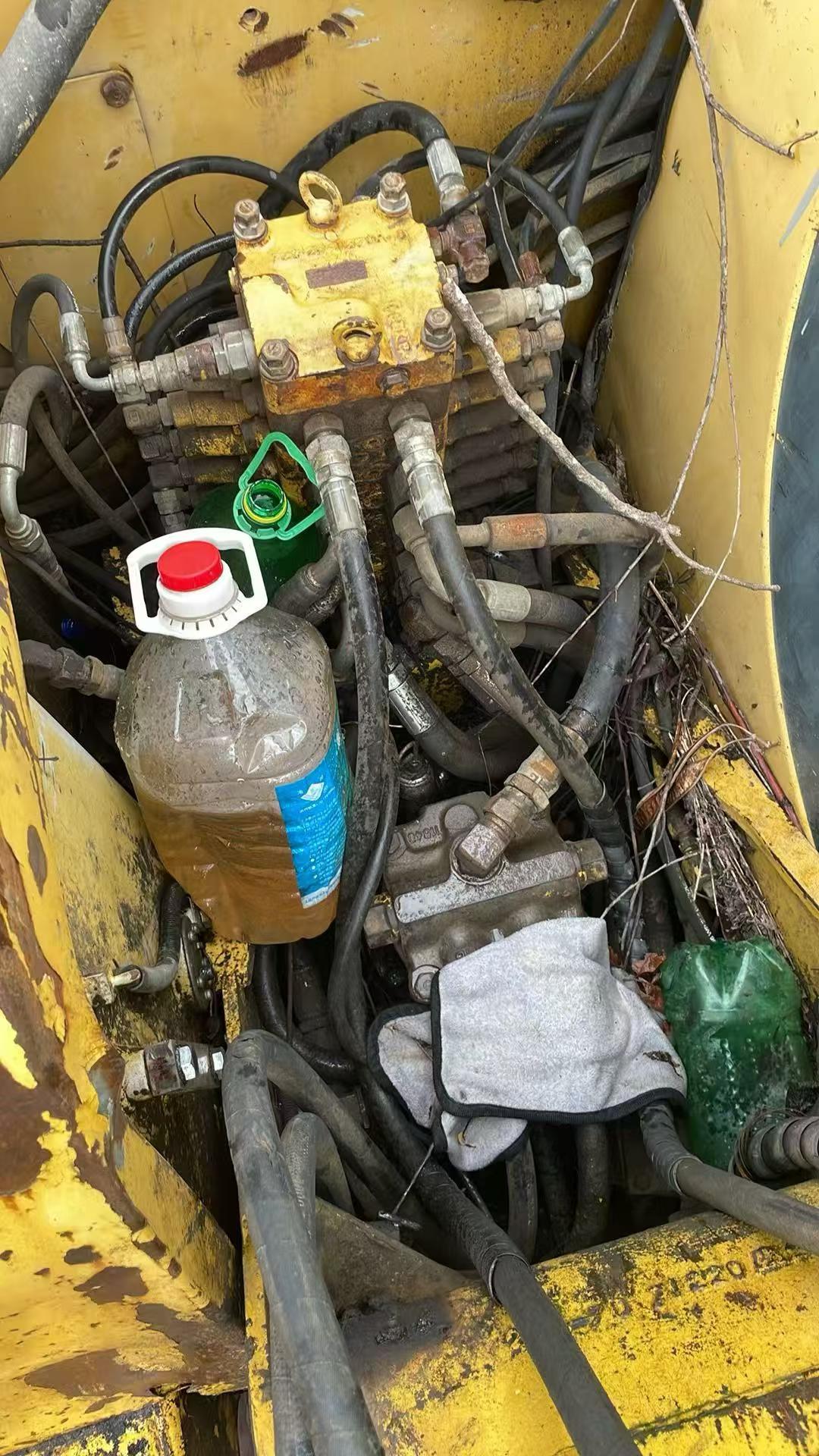 Buy Komatsu PC60-7 Used Excavator / 3