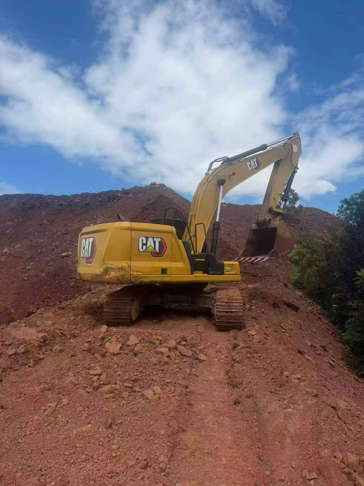 Buy Caterpillar 326DL Used Excavator / 2