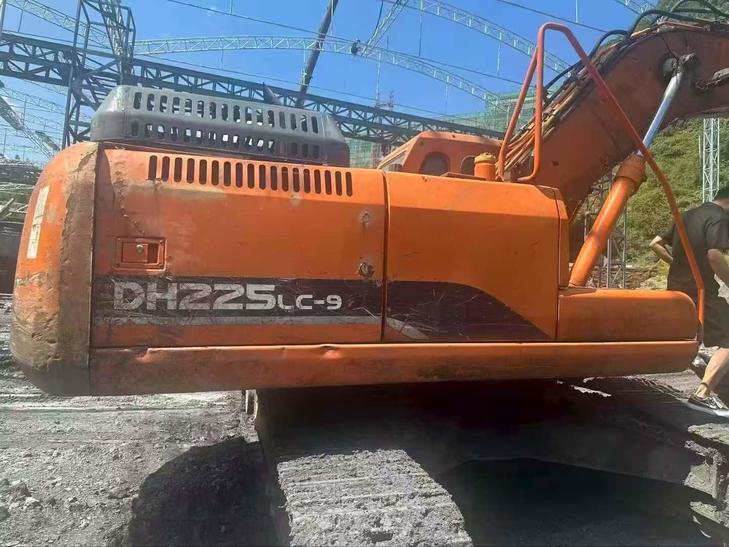 Buy Doosan DH225-9 Used Excavator / 1