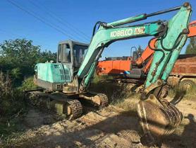Buy Kobelco SK60 Used Excavator / 2 Buy Kobelco SK60 Used Excavator / 2