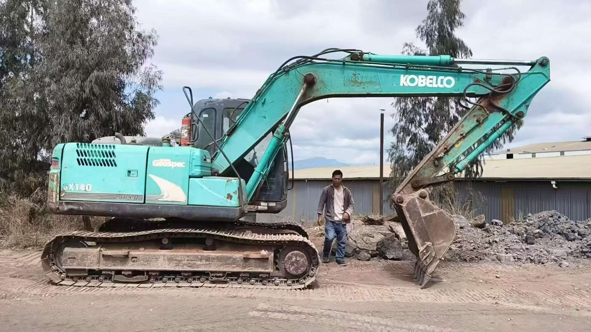 Buy Kobelco SK140 Used Excavator / 2