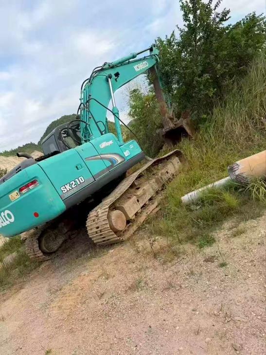 Buy Kobelco SK210 Used Excavator / 1
