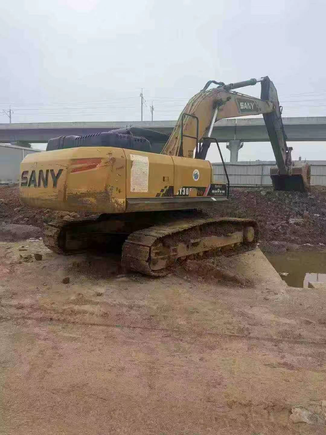 Buy Sany SY245H Used Excavator / 3
