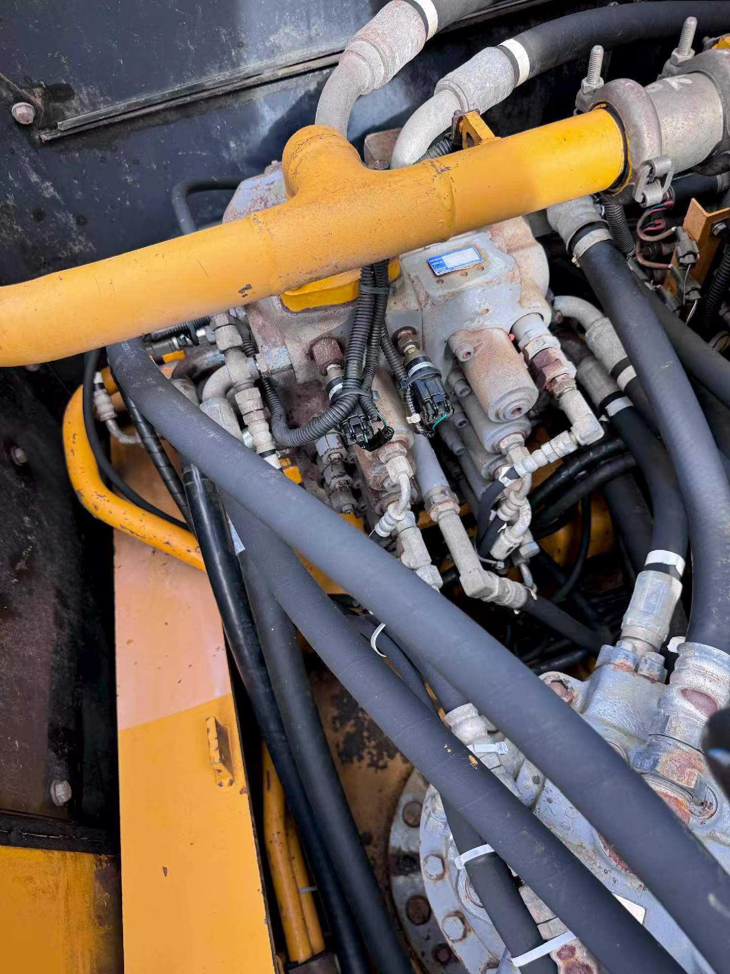 Buy Kato Used Excavator / 2 Buy Kato Used Excavator / 2