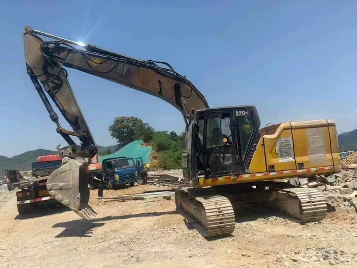 Buy Caterpillar 320GC Used Excavator / 1