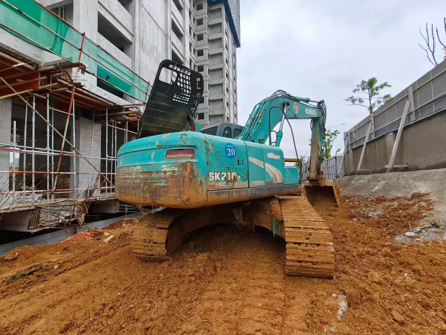 Buy Kobelco SK210 Used Excavator / 3
