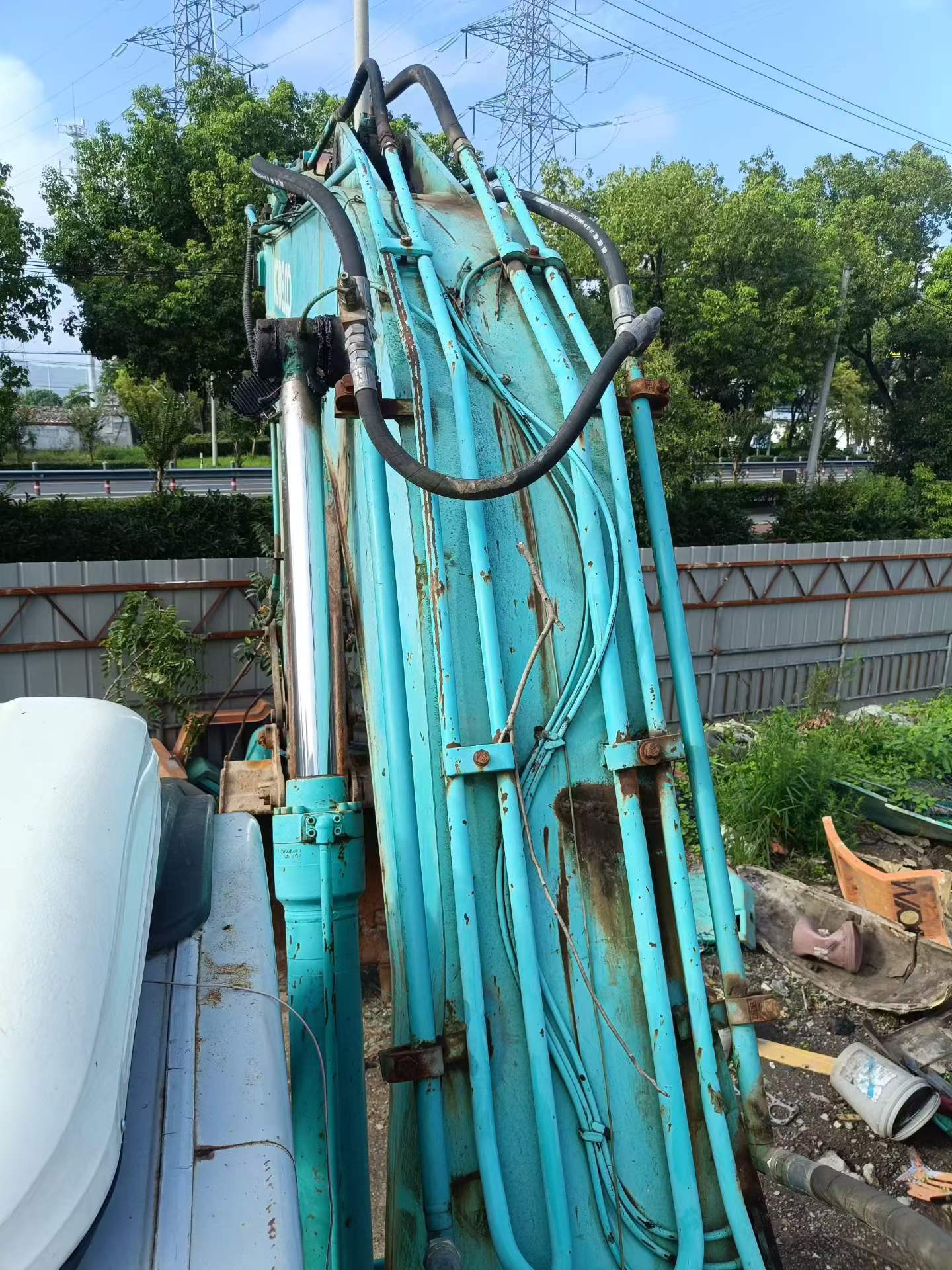 Buy Kobelco SK200-6E Used Excavator / 7