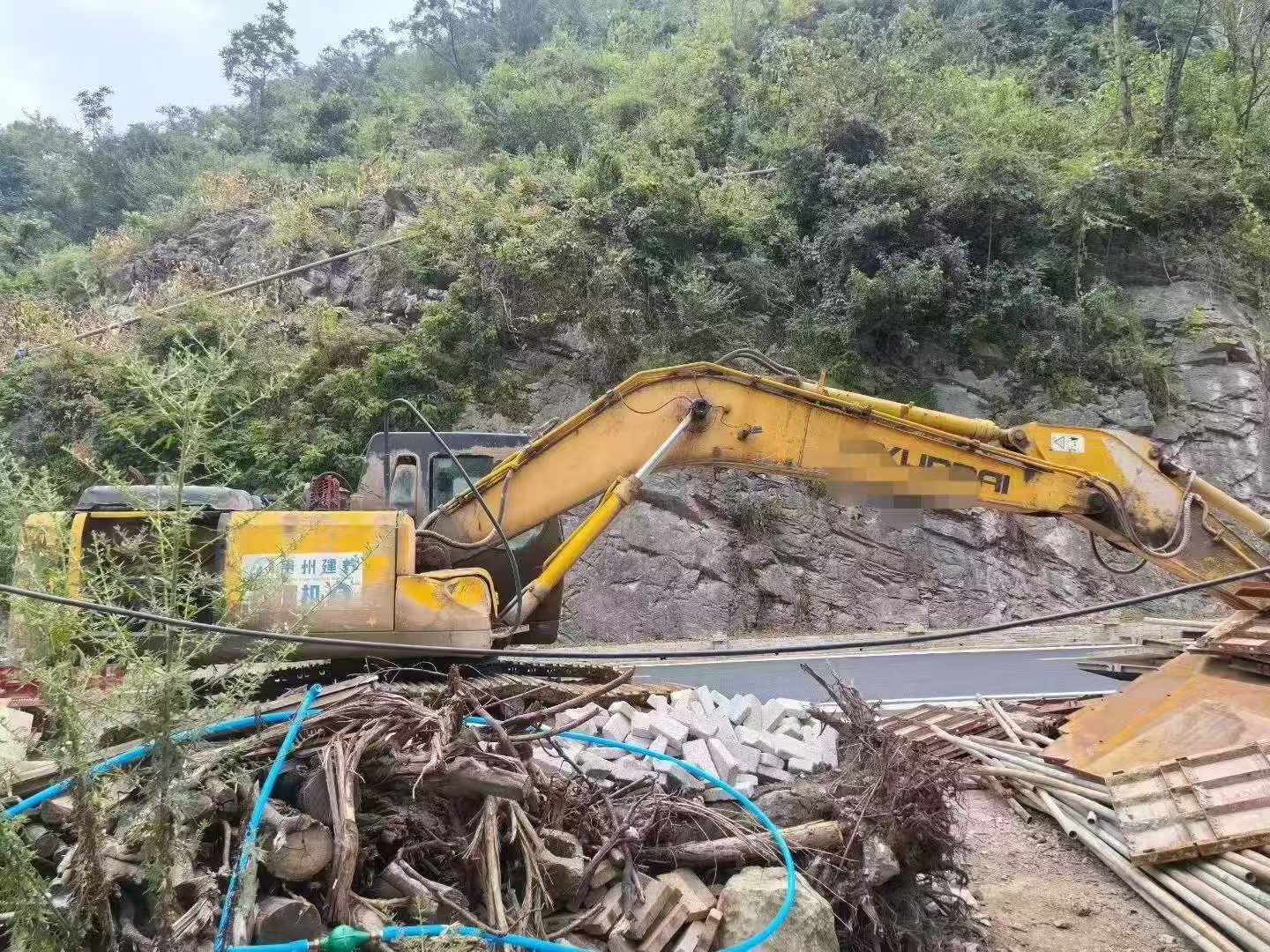 Buy Hyundai R225-7 Used Excavator / 2