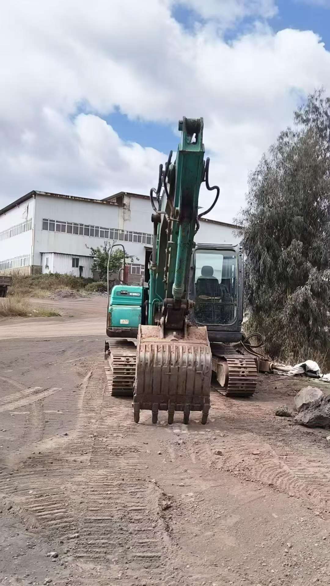Buy Kobelco SK140 Used Excavator / 4