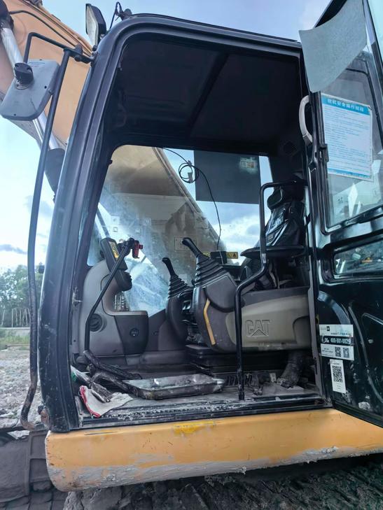 Buy Caterpillar 326DL Used Excavator / 1