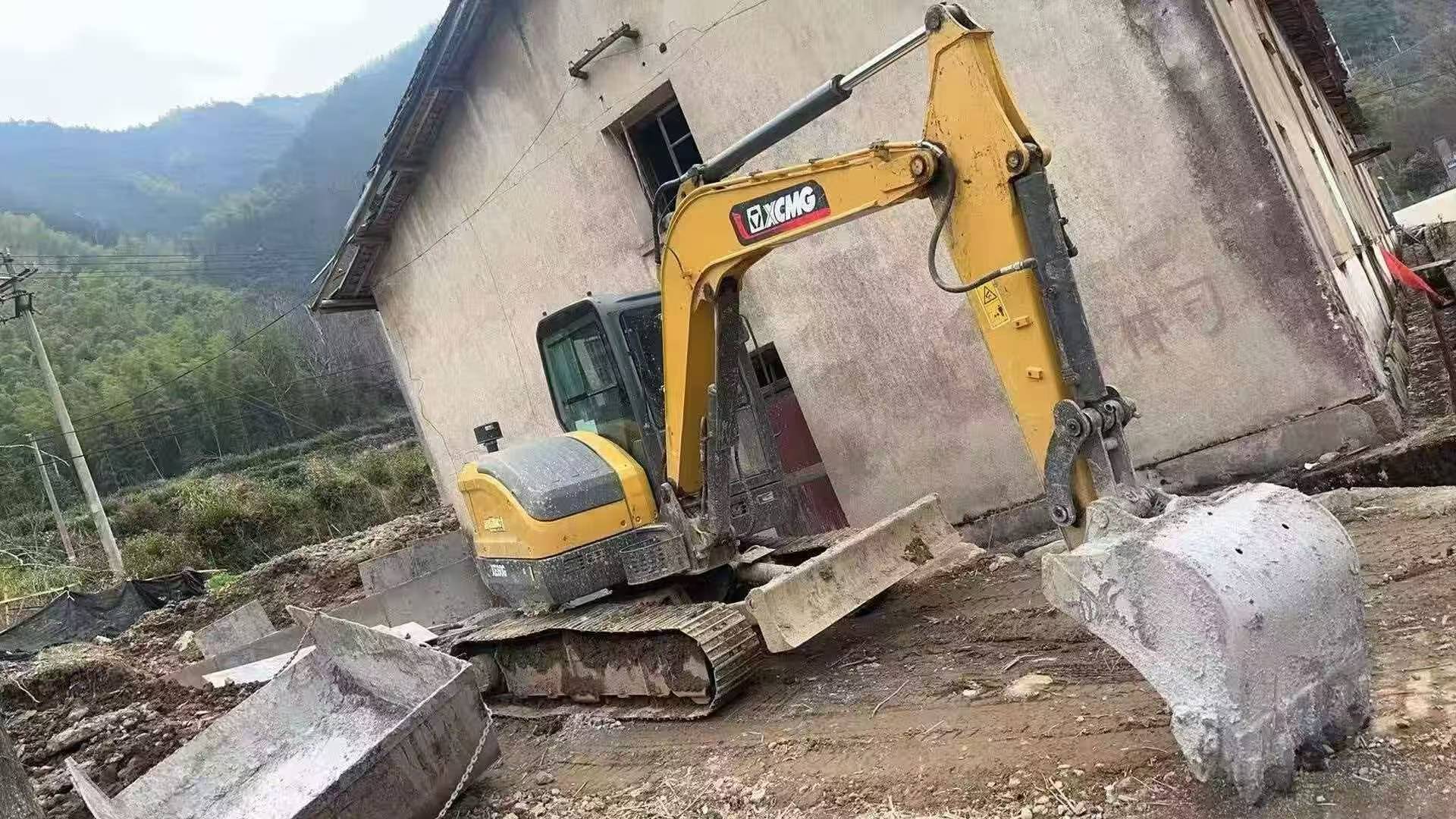 Buy XCMG XE60 Used Excavator / 4