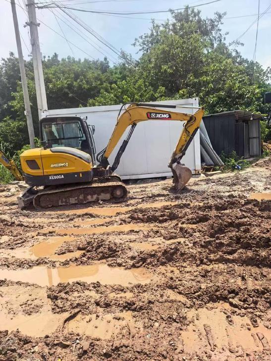 Buy XCMG XE60 Used Excavator / 1