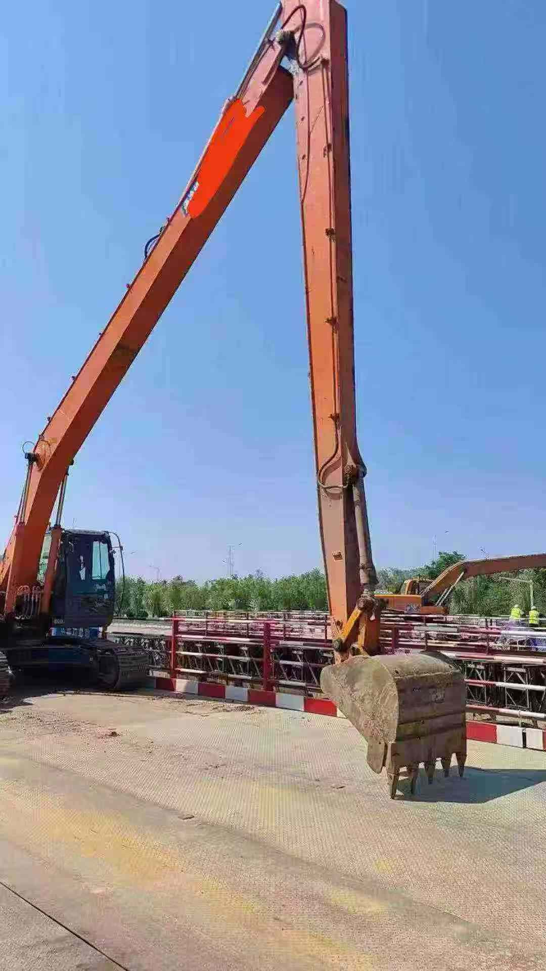 Buy Hitachi ZX250LC-5A Used Excavator / 9