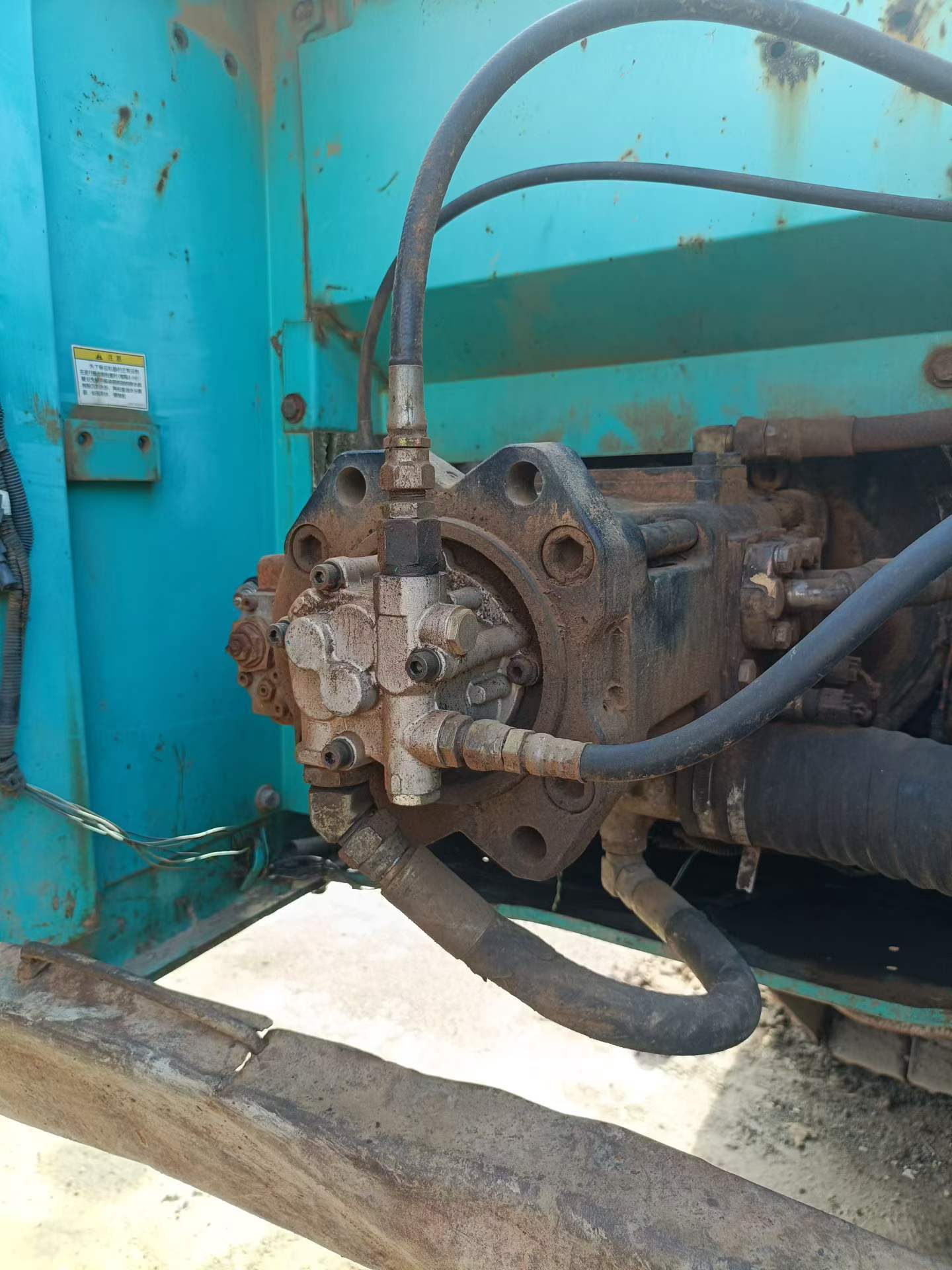 Buy Kobelco SK200-6E Used Excavator / 5