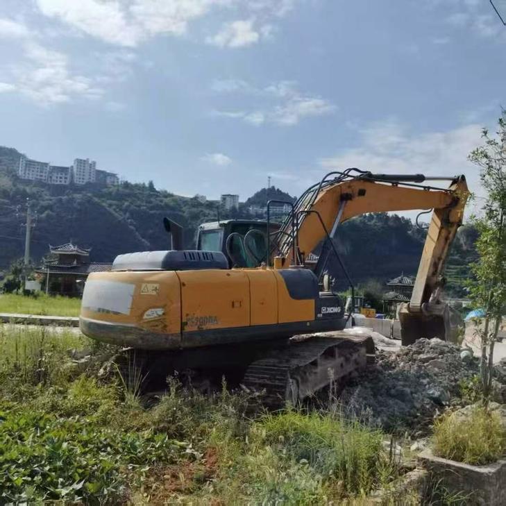 Buy XCMG XE200 Used Excavator / 1