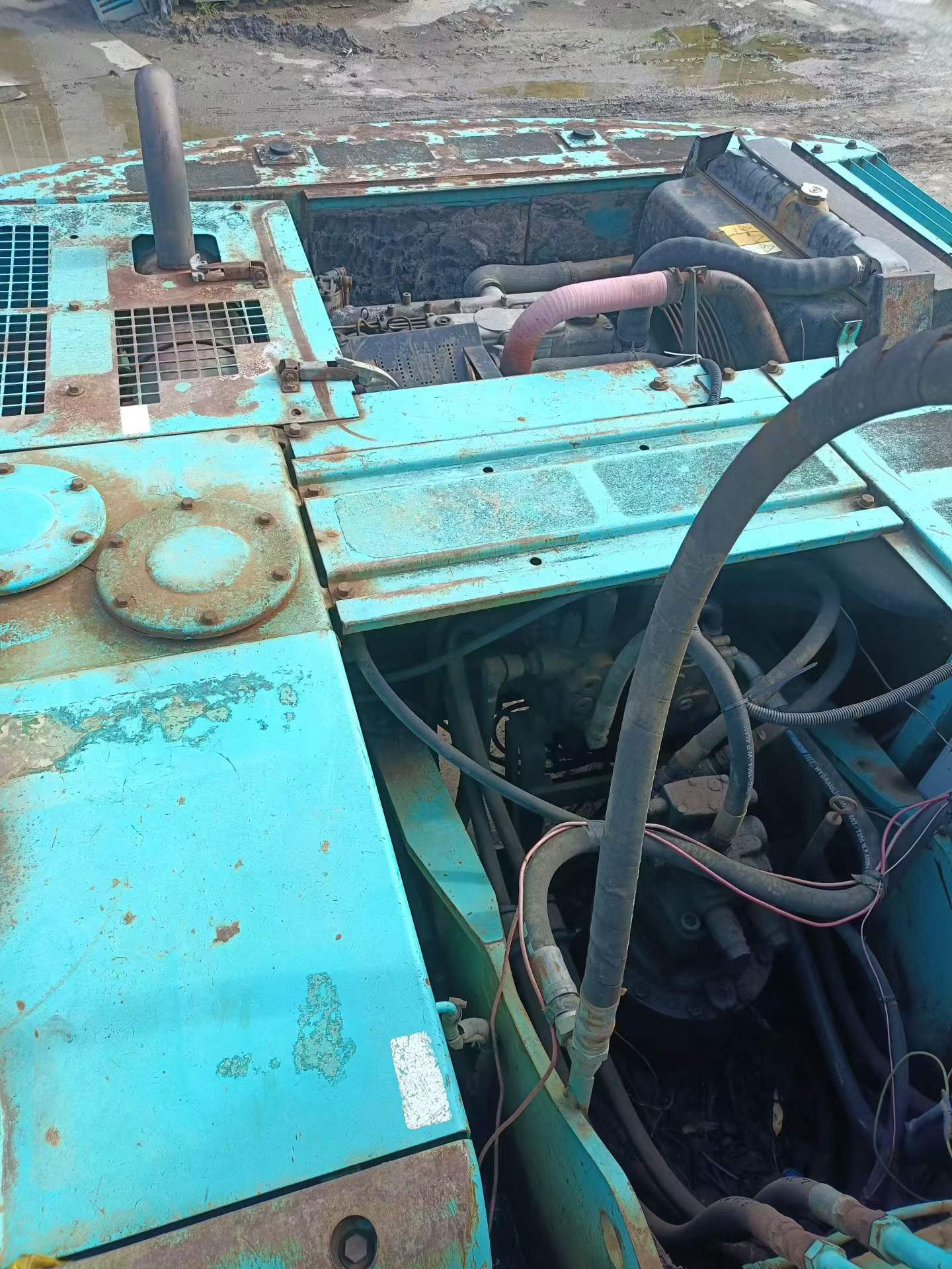Buy Kobelco SK200-6E Used Excavator / 6