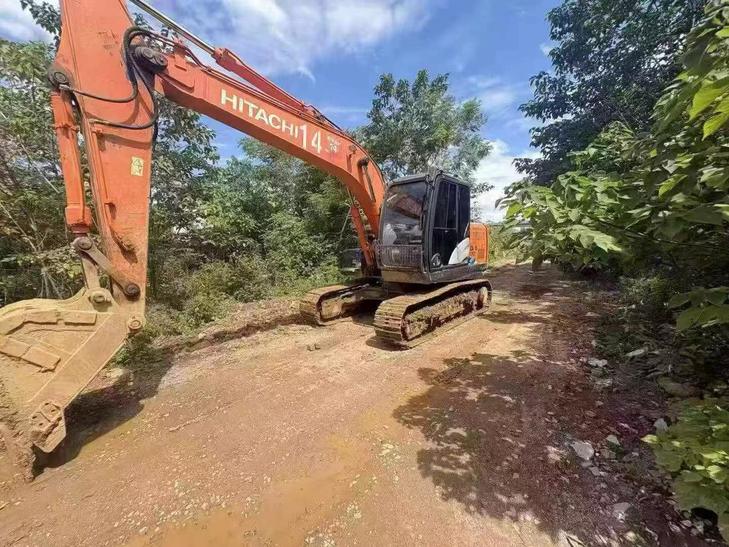 Buy Hitachi ZX130-5A Used Excavator / 1