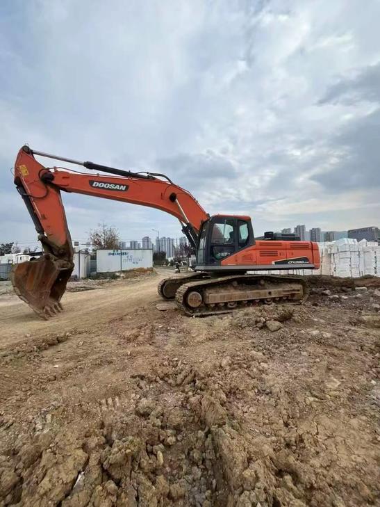 Buy Doosan DX380LC-5 Used Excavator / 1