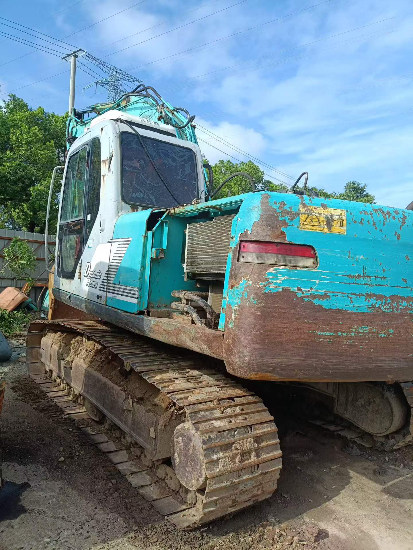 Buy Kobelco SK200-6E Used Excavator / 2