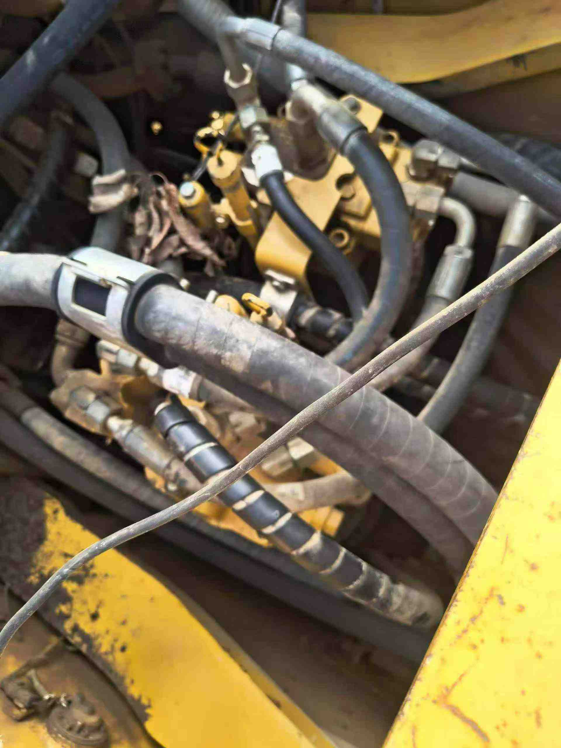 Buy Caterpillar 349E Used Excavator / 1