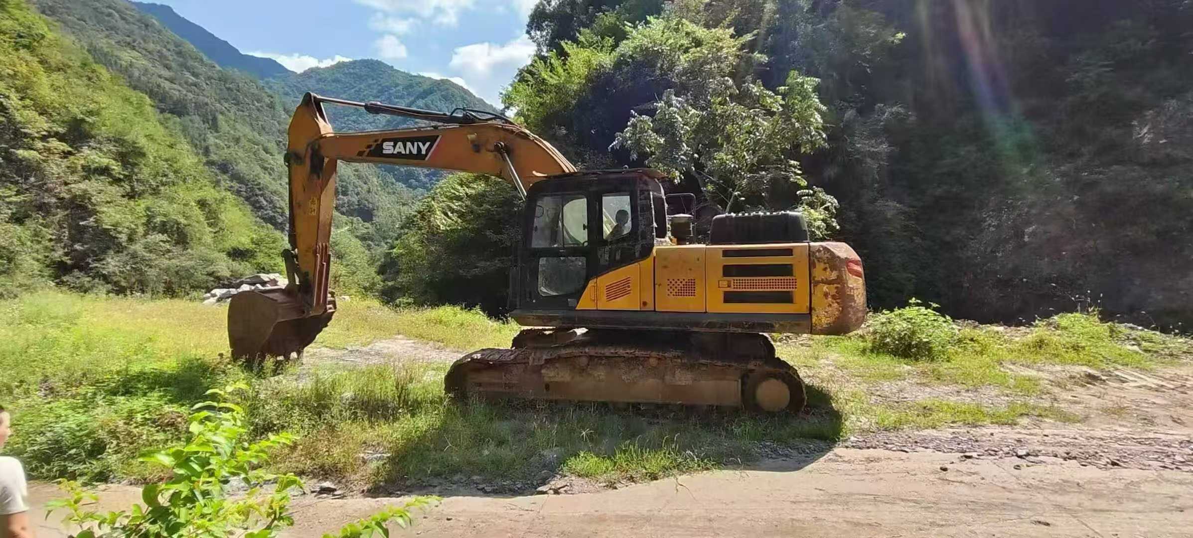Buy Sany SY245H Used Excavator / 3