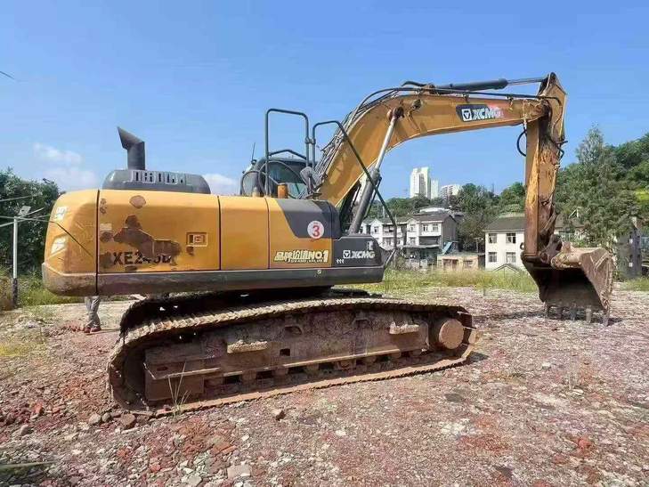 Buy XCMG XE215 Used Excavator / 1