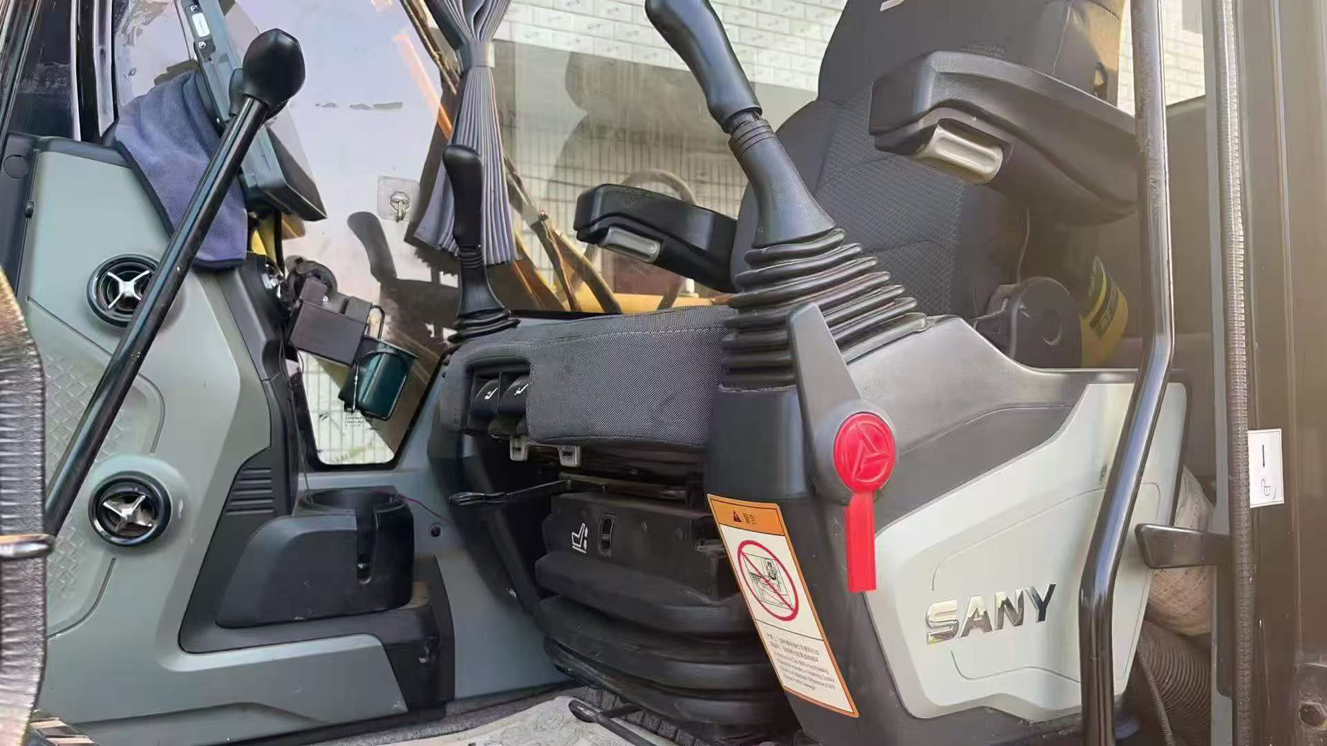Buy Sany SY125C Used Excavator / 4