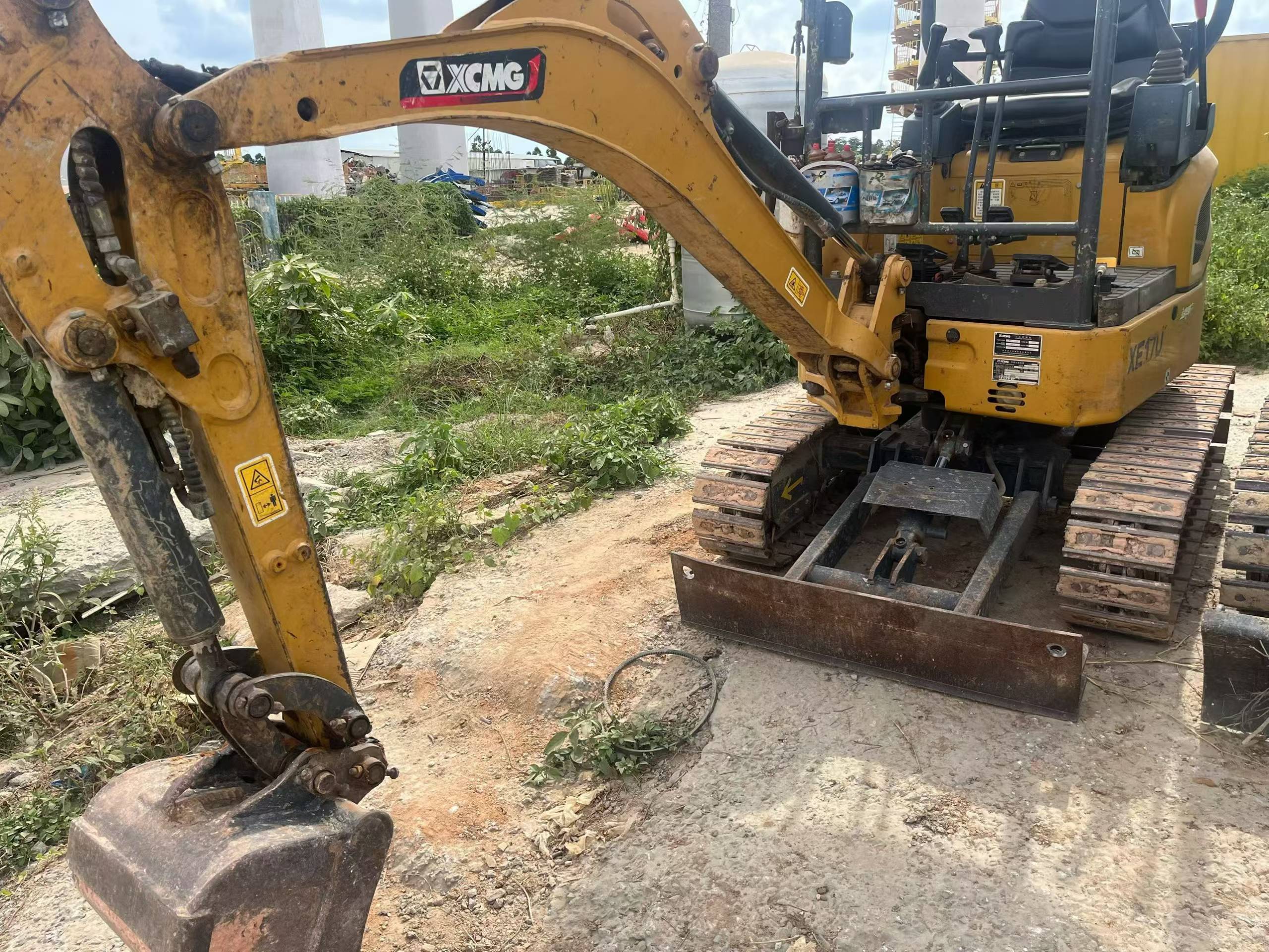 Buy XCMG XE17U Used Excavator / 9
