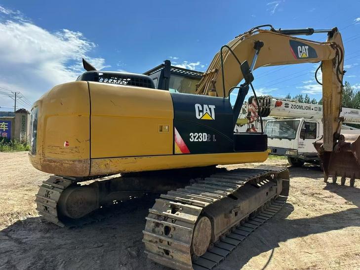 Buy Caterpillar 323 Used Excavator / 1