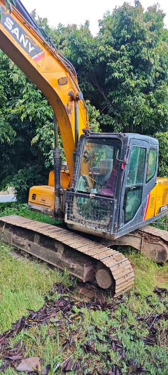 Buy Sany SY135 Used Excavator / 1