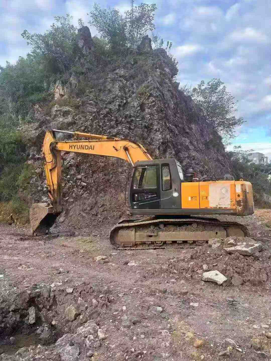 Buy Hyundai R225-7 Used Excavator / 5