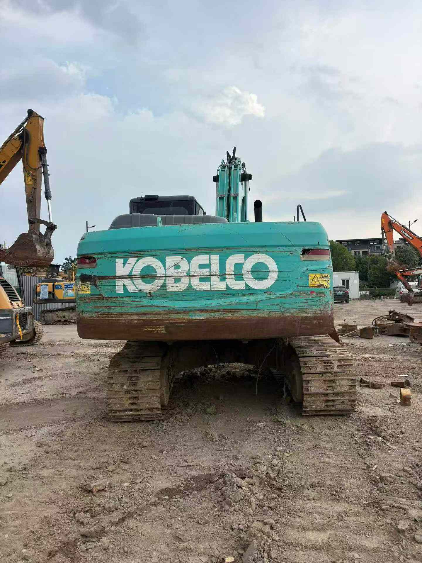 Buy Kobelco SK200-10 Used Excavator / 5 Buy Kobelco SK200-10 Used Excavator / 5