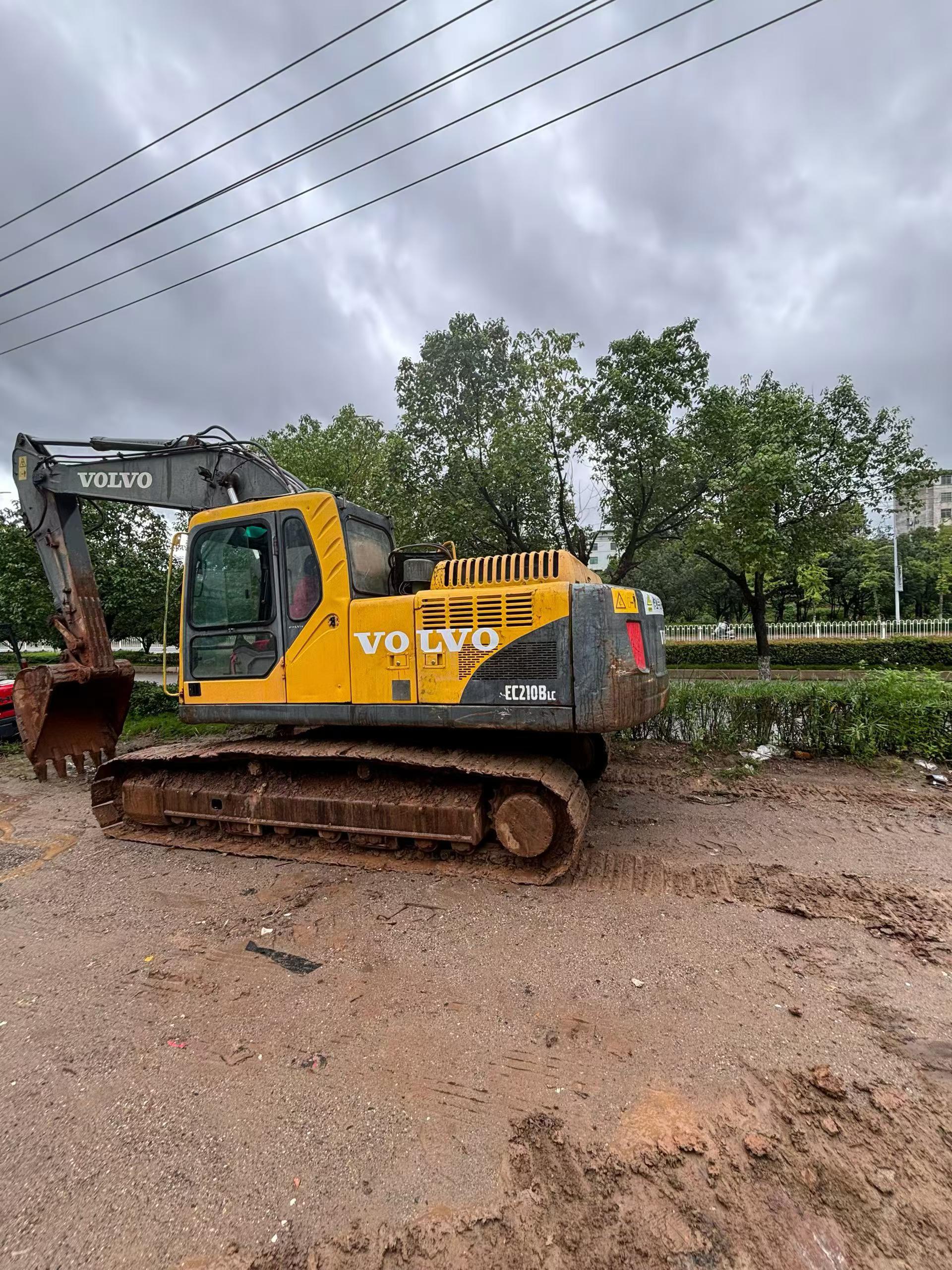 Buy Volvo Used Excavator / 2