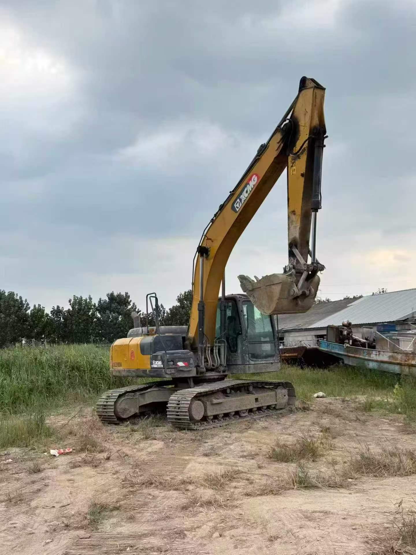 Buy XCMG XE200 Used Excavator / 2