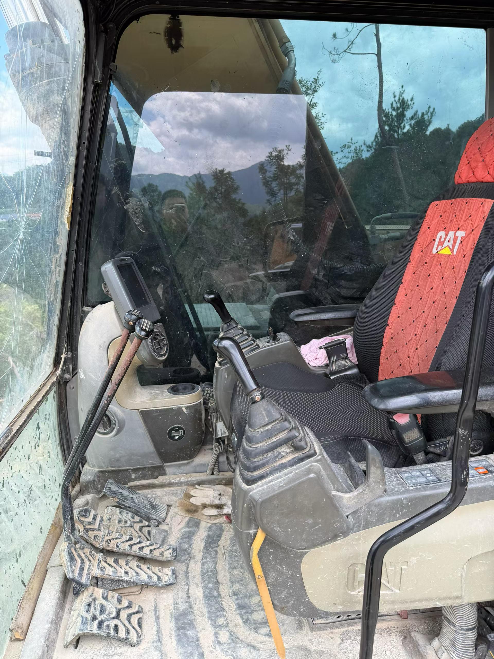 Buy Caterpillar 324D Used Excavator / 8