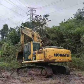 Buy Komatsu HB215LC-1 Used Excavator / 3 Buy Komatsu HB215LC-1 Used Excavator / 3
